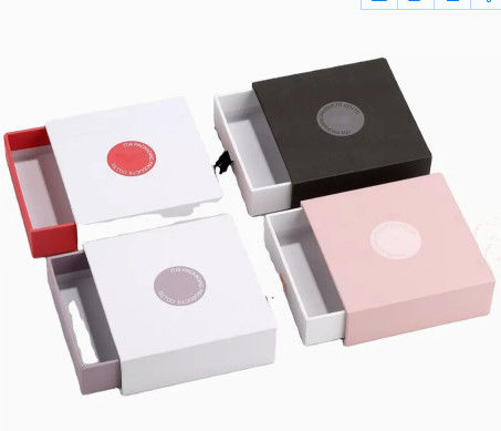Lack-Papier-Geschenkbox Pantone Ring Jewelry Packaging Box Kraft