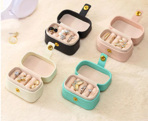 ODM Mini Travel Jewelry Box Organizer prägen PU ledernen tragbaren SGS